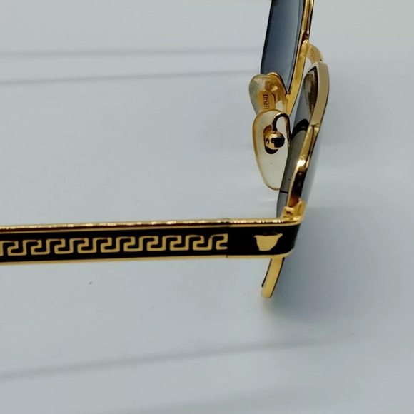 Authentic Gianni Versace Sunglasses  S59 Men's Gold needs new nose pads - Picture 11 of 11